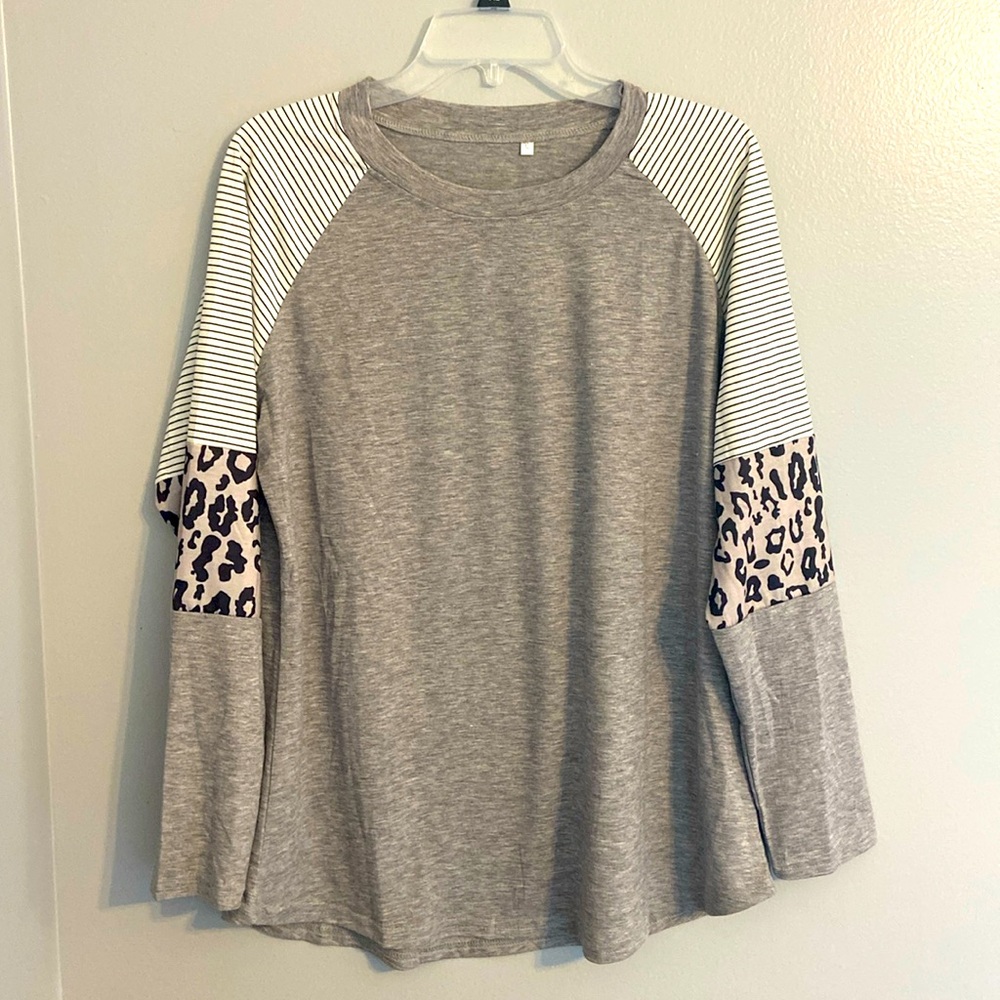 Gray long sleeve tee